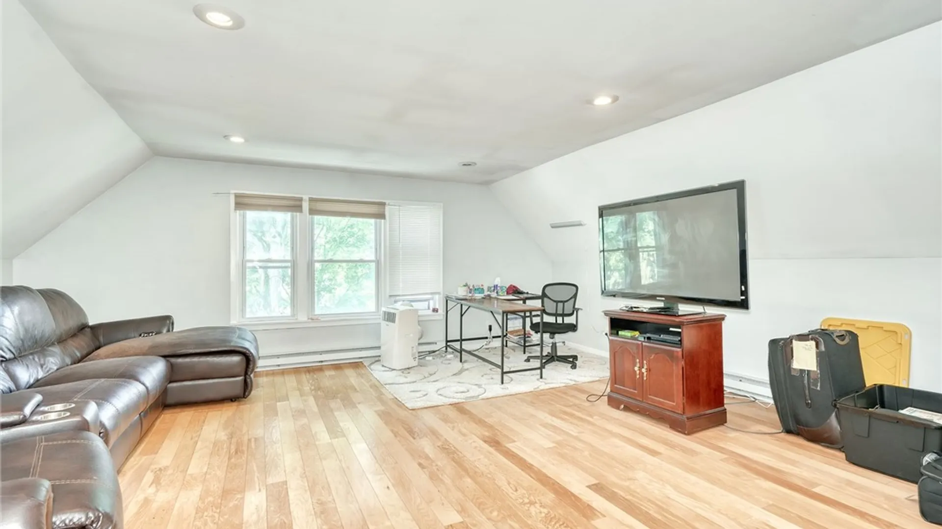 Property at 10 Menlo Place, Rochester, NY 14620 34