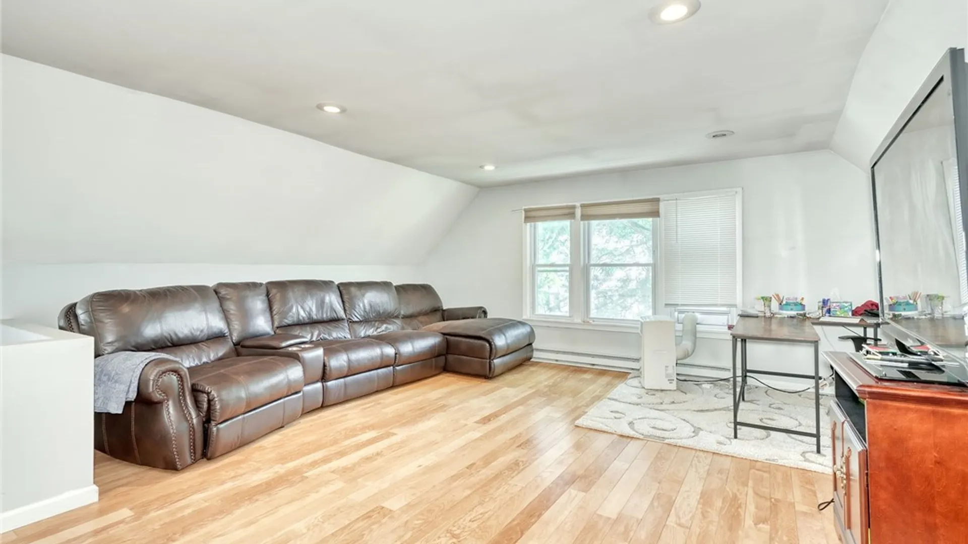 Property at 10 Menlo Place, Rochester, NY 14620 35