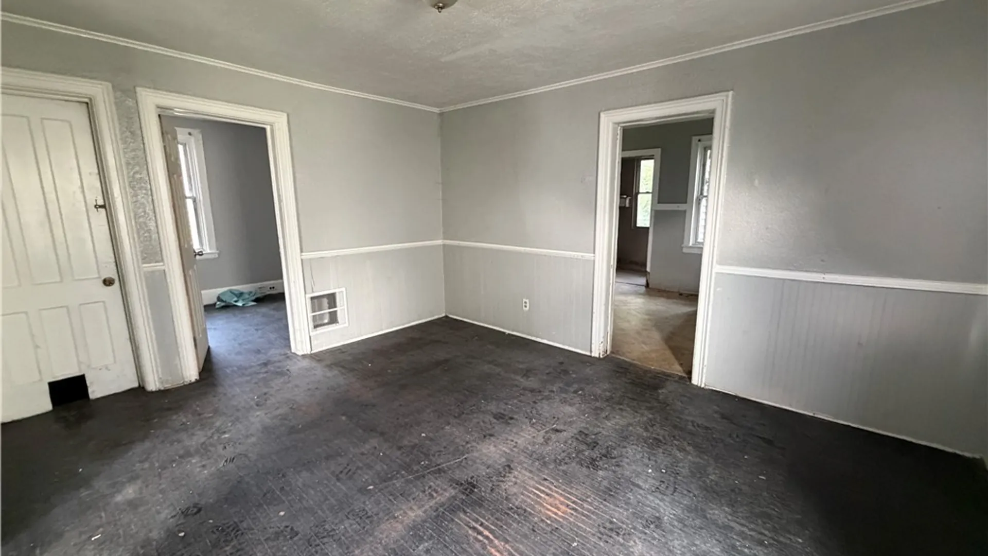 Property at 1124 Schuyler Street, Utica, NY 13502 4