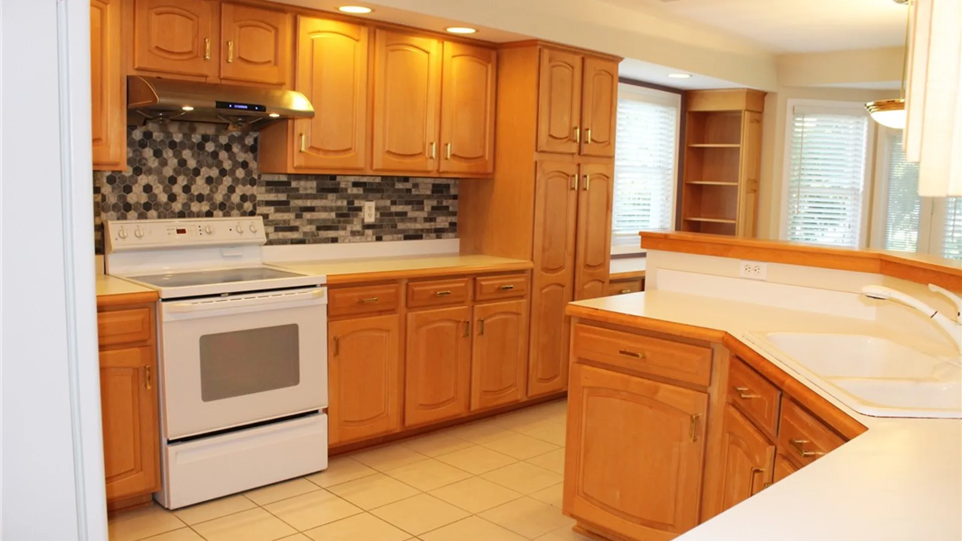 Property at 121 Brittany Circle, Brighton, NY 14618 5