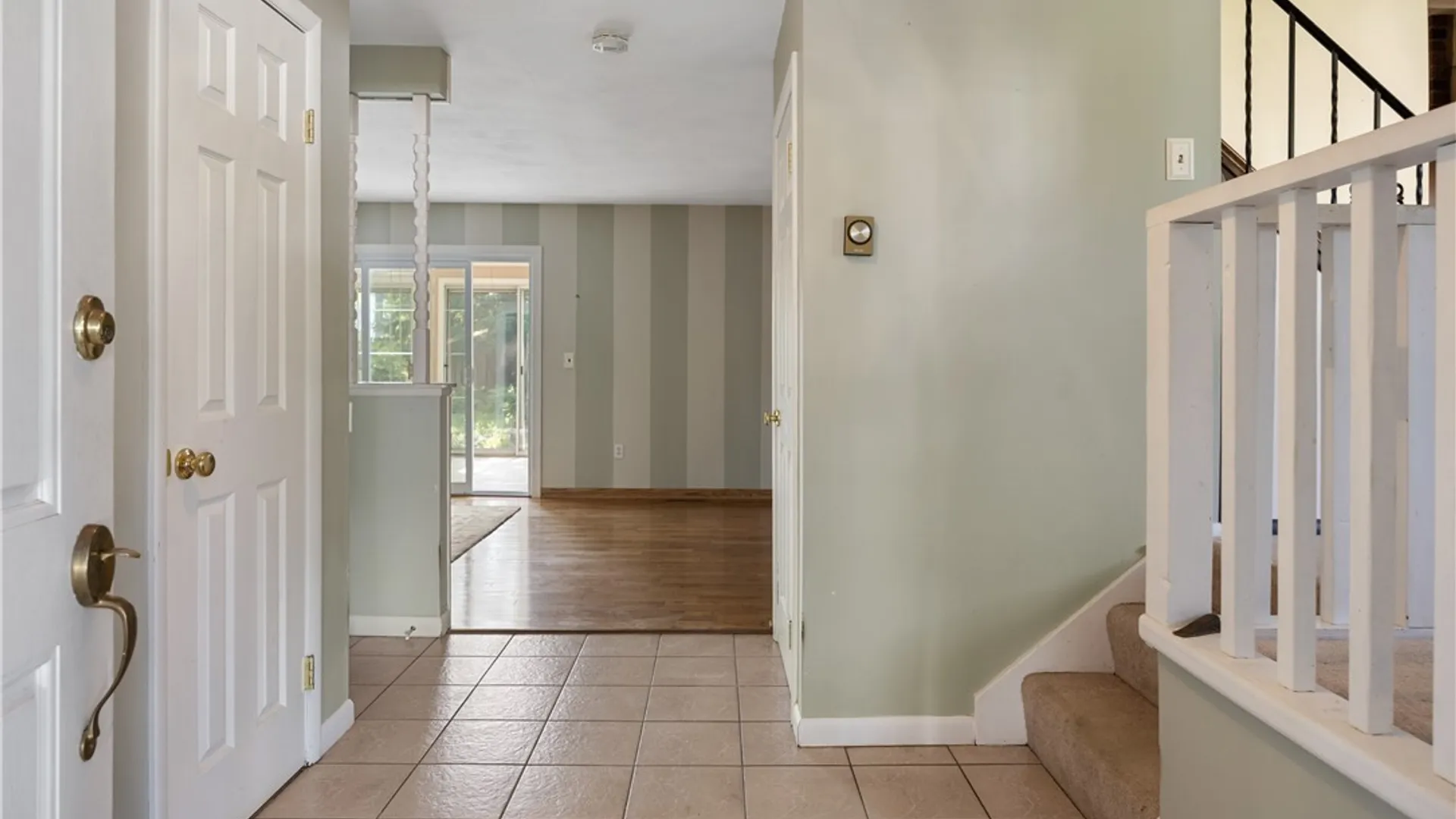 Property at 8027 Thyme Circle, Clay, NY 13090 5
