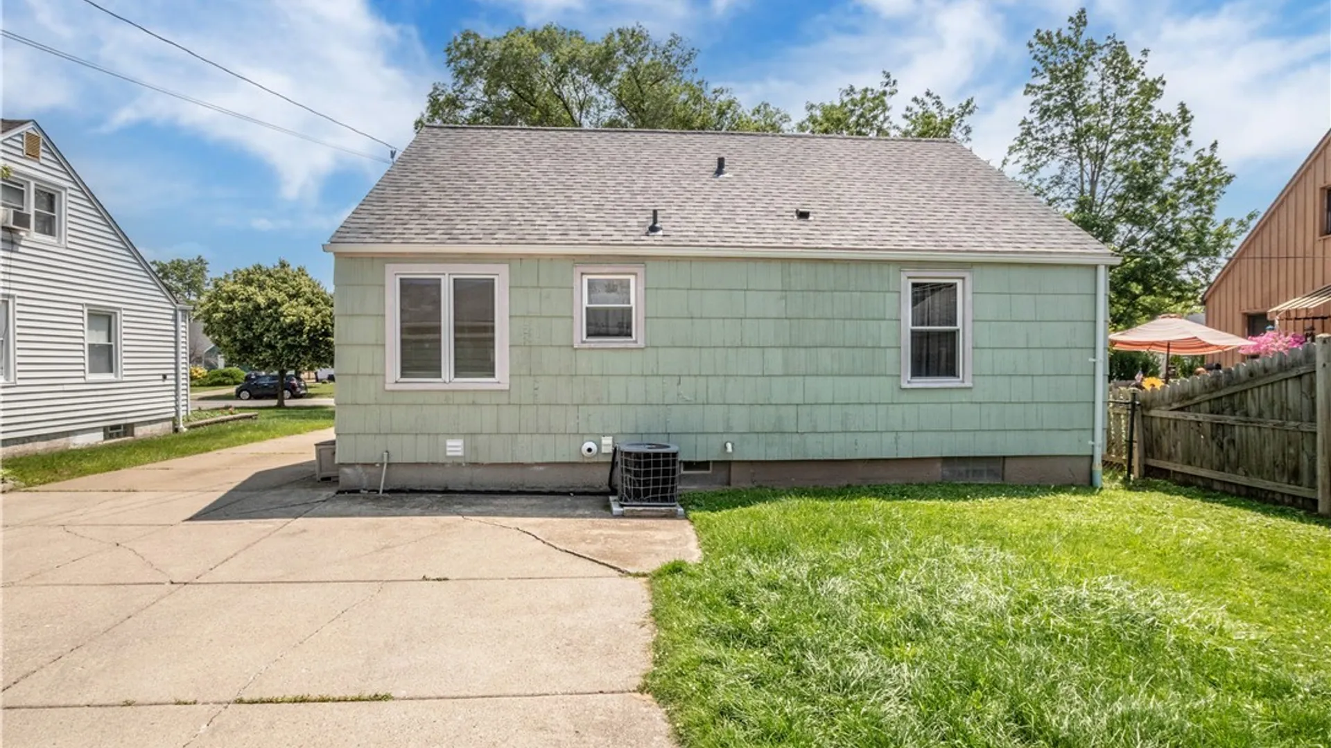 Property at 1852 Parker Blvd, Tonawanda, NY 14150 11