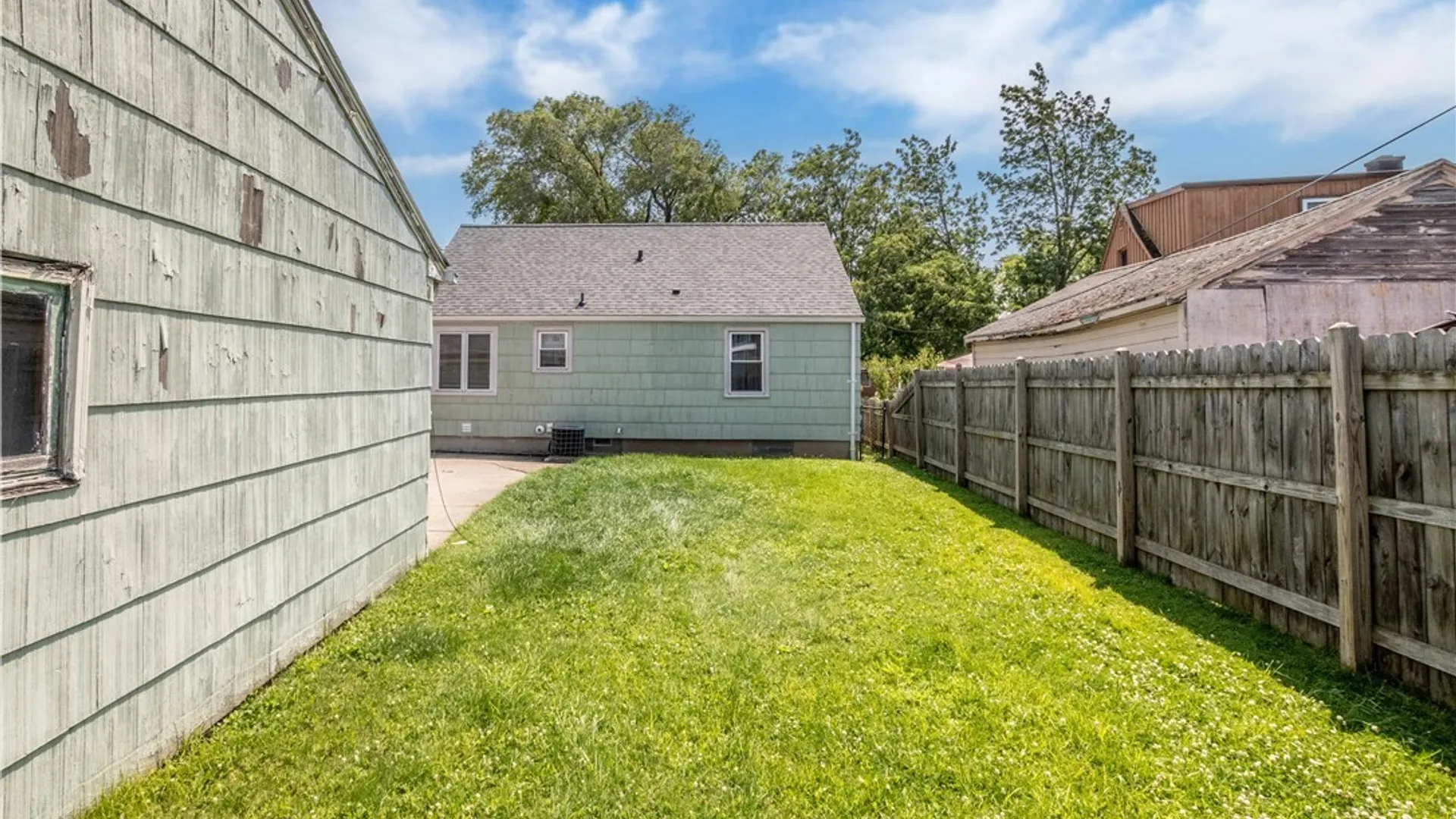 Property at 1852 Parker Blvd, Tonawanda, NY 14150 14