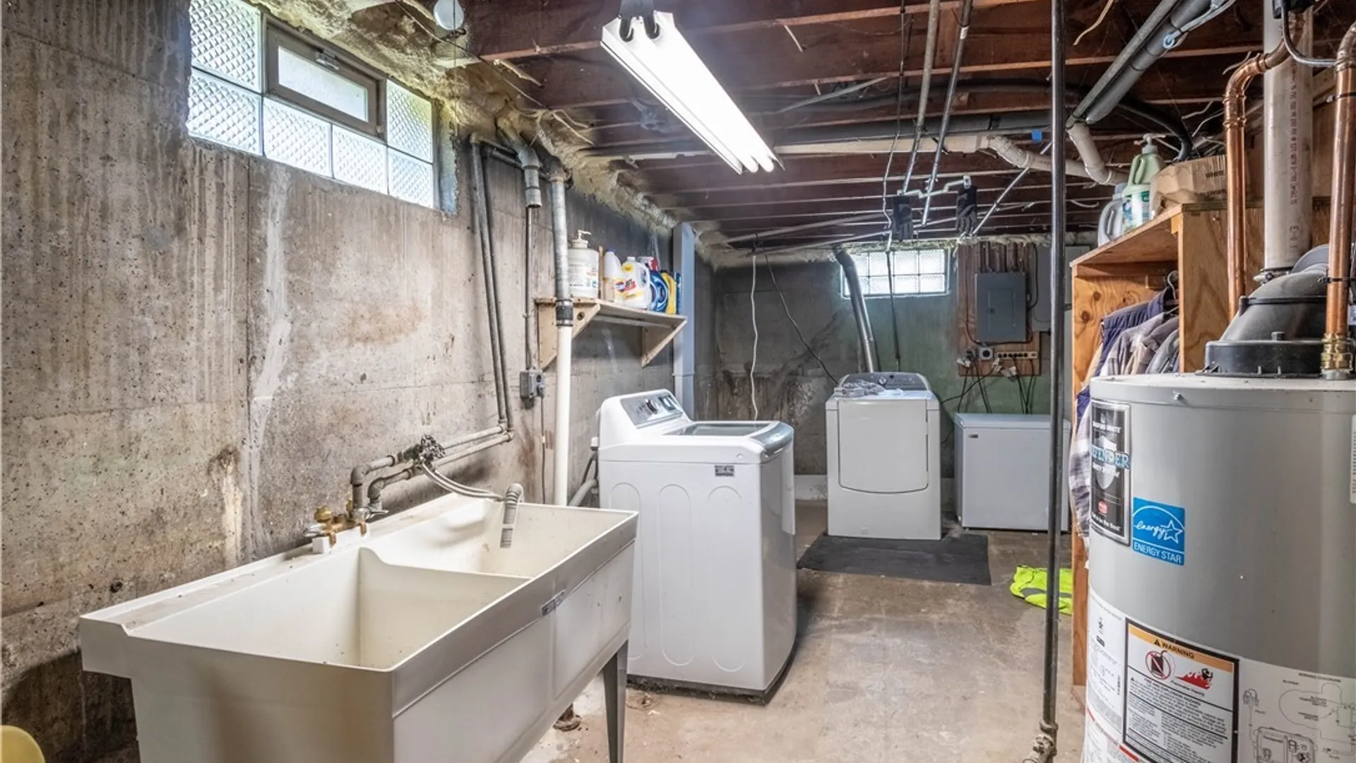 Property at 1852 Parker Blvd, Tonawanda, NY 14150 44
