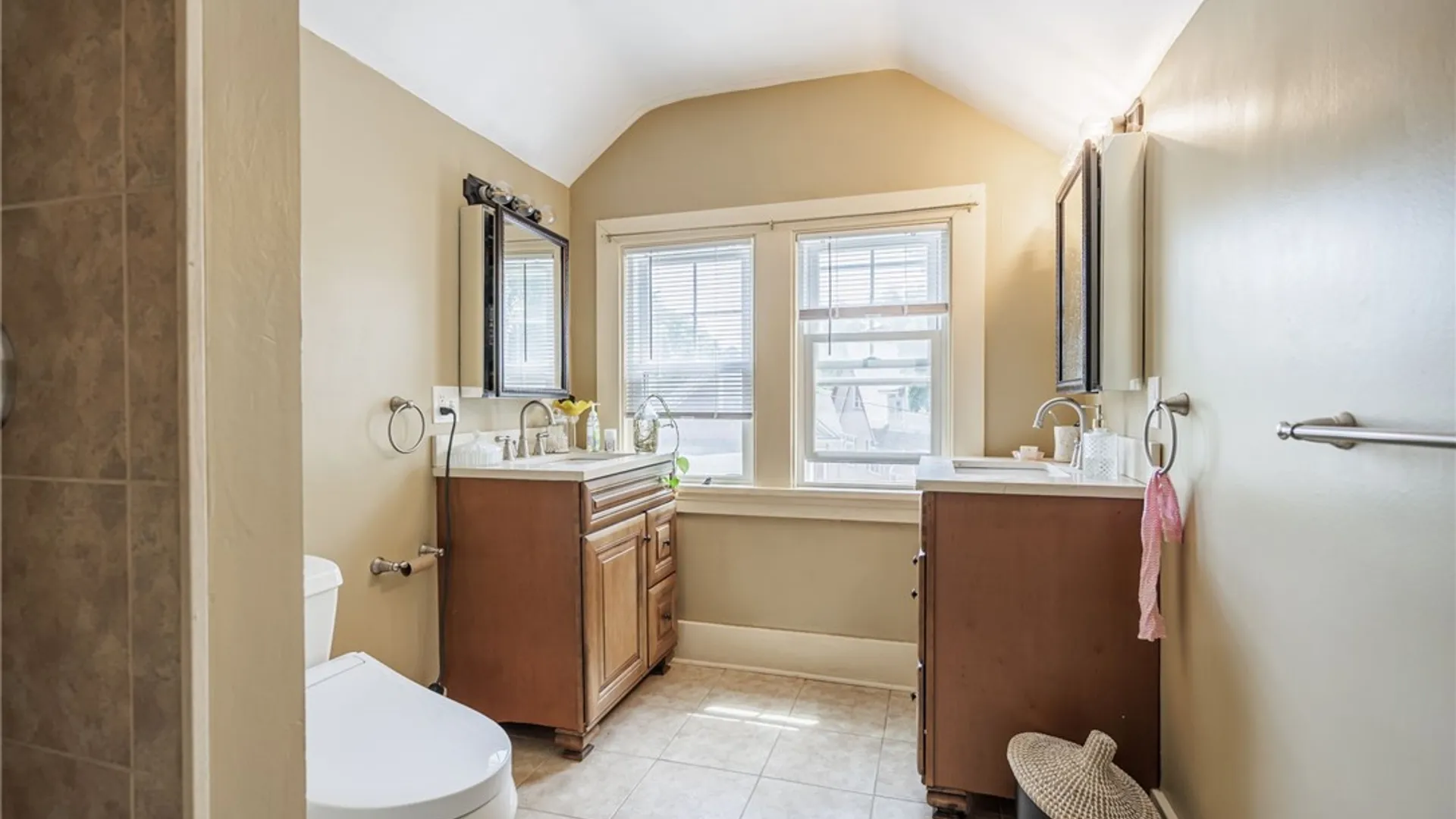 Property at 20 Calumet St, Rochester, NY 14610 20