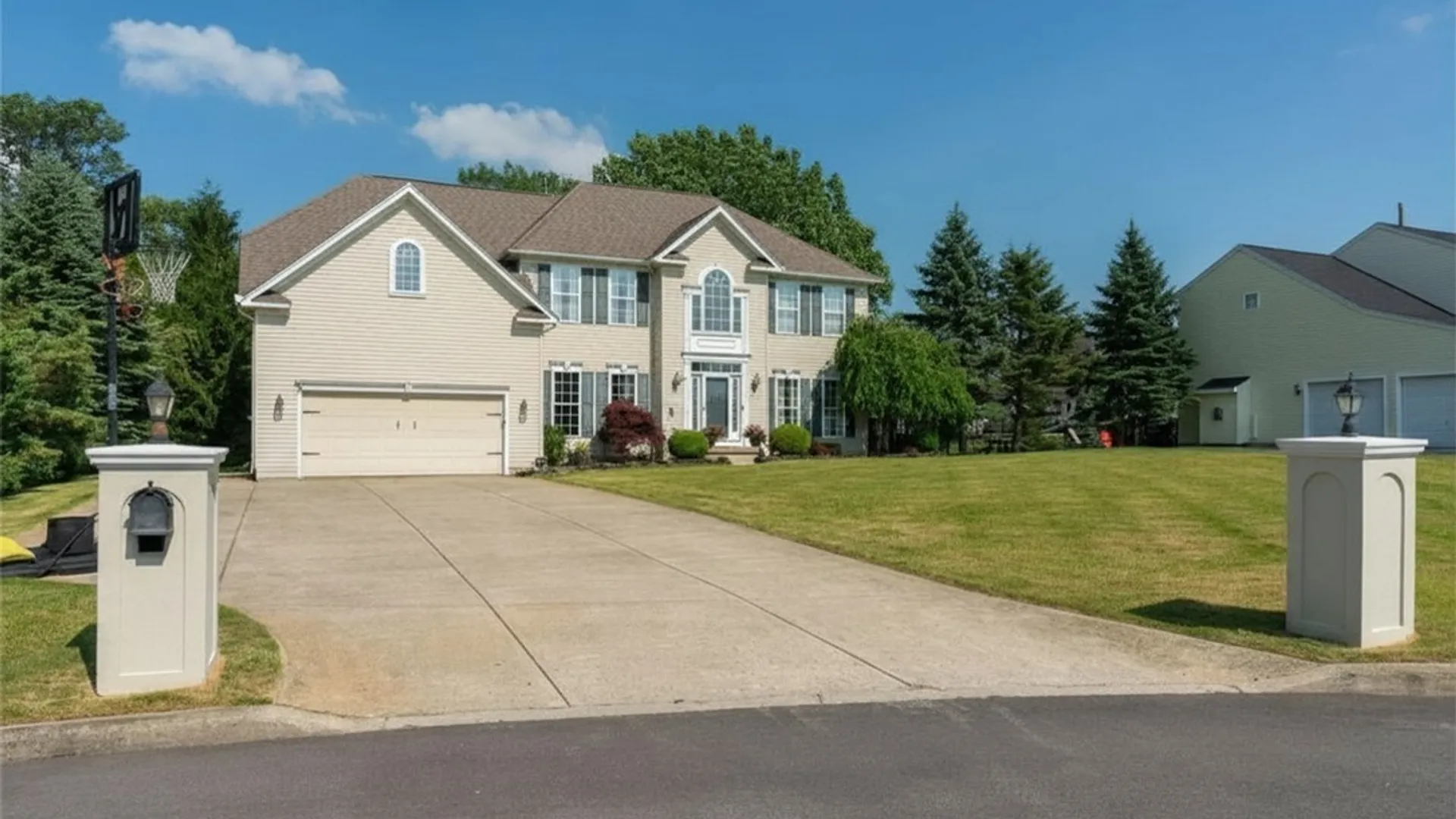 Property at 6225 Country Walk Court, Clarence, NY 14032 2
