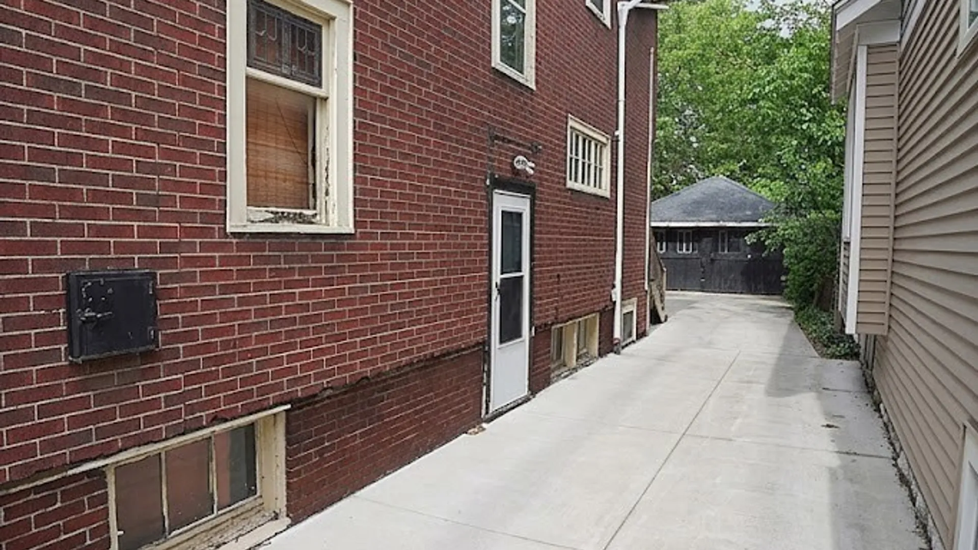 Property at 235 Saranac Avenue, Buffalo, NY 14216 3