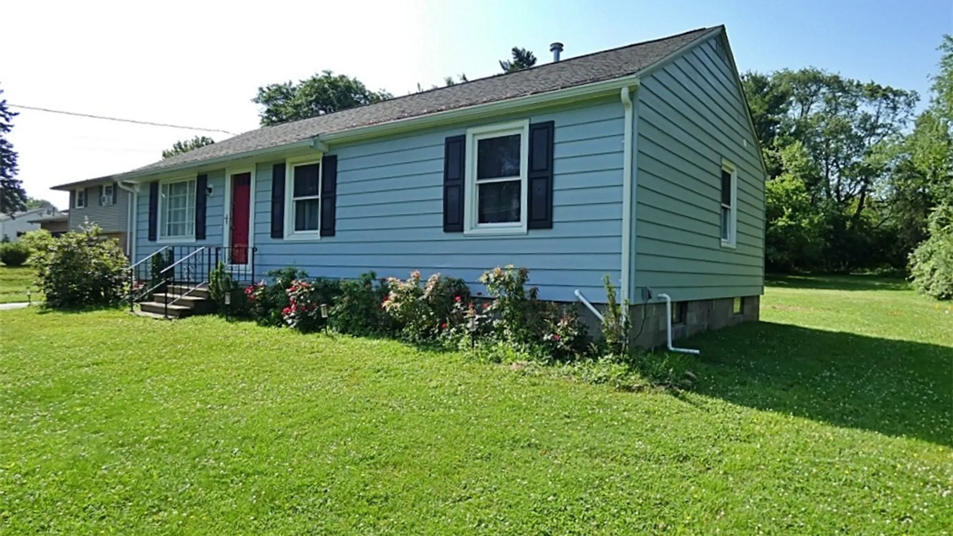 Property at 7399 Michael Road, Orchard Park, NY 14127 2
