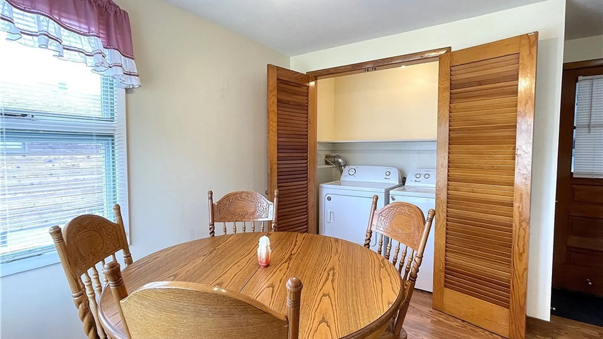 Property at 8135 Brookwood Drive, Cicero, NY 13039 17