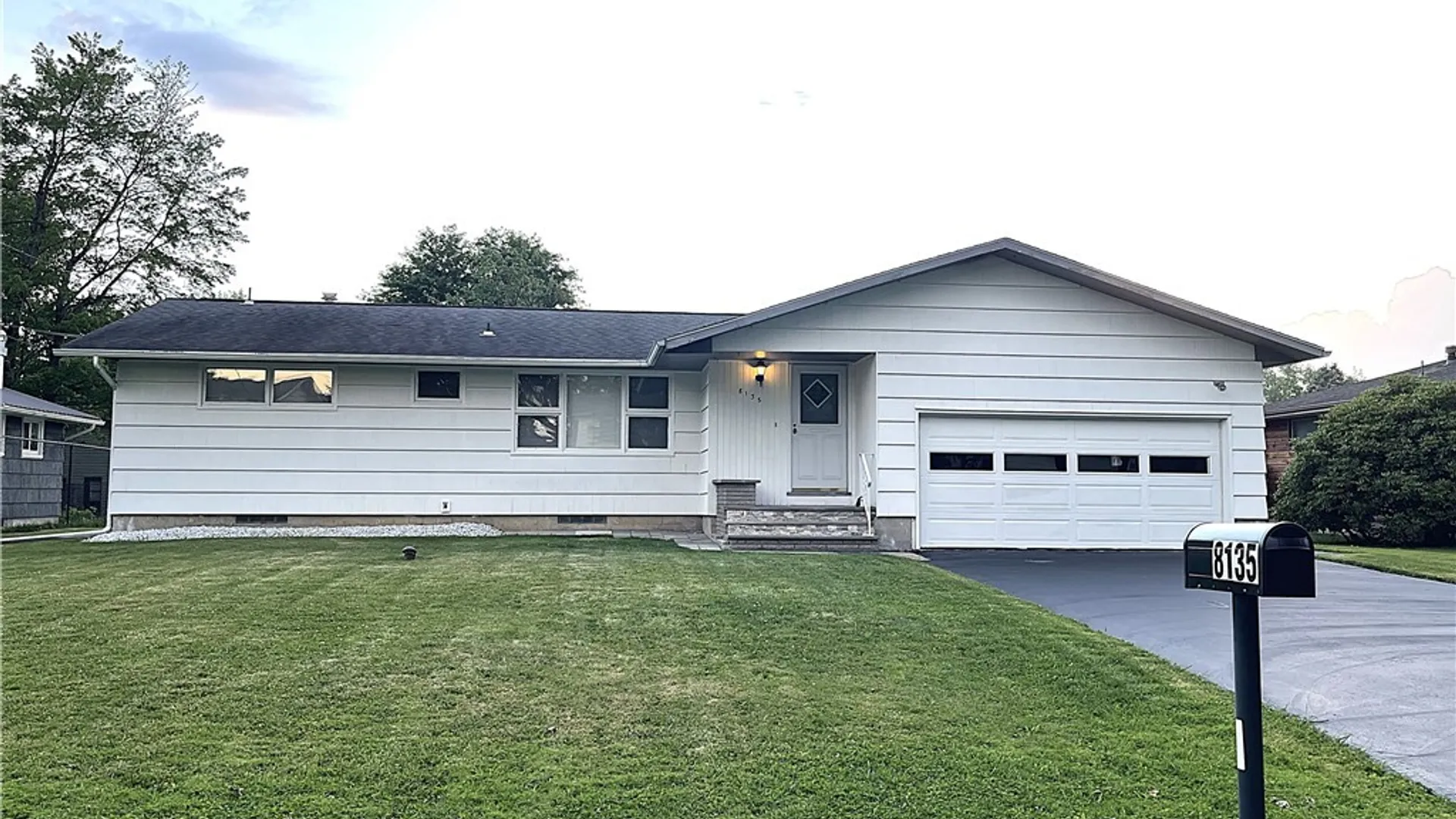 Property at 8135 Brookwood Drive, Cicero, NY 13039 3