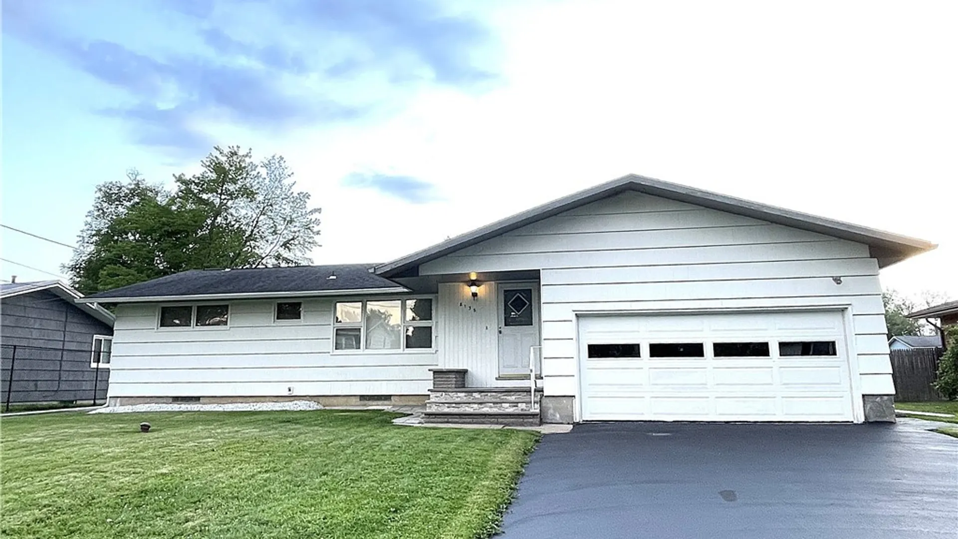 Property at 8135 Brookwood Drive, Cicero, NY 13039 4