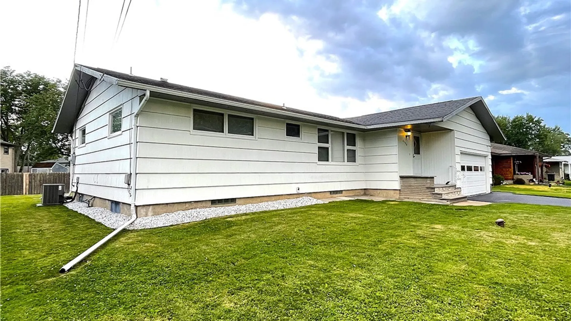 Property at 8135 Brookwood Drive, Cicero, NY 13039 5