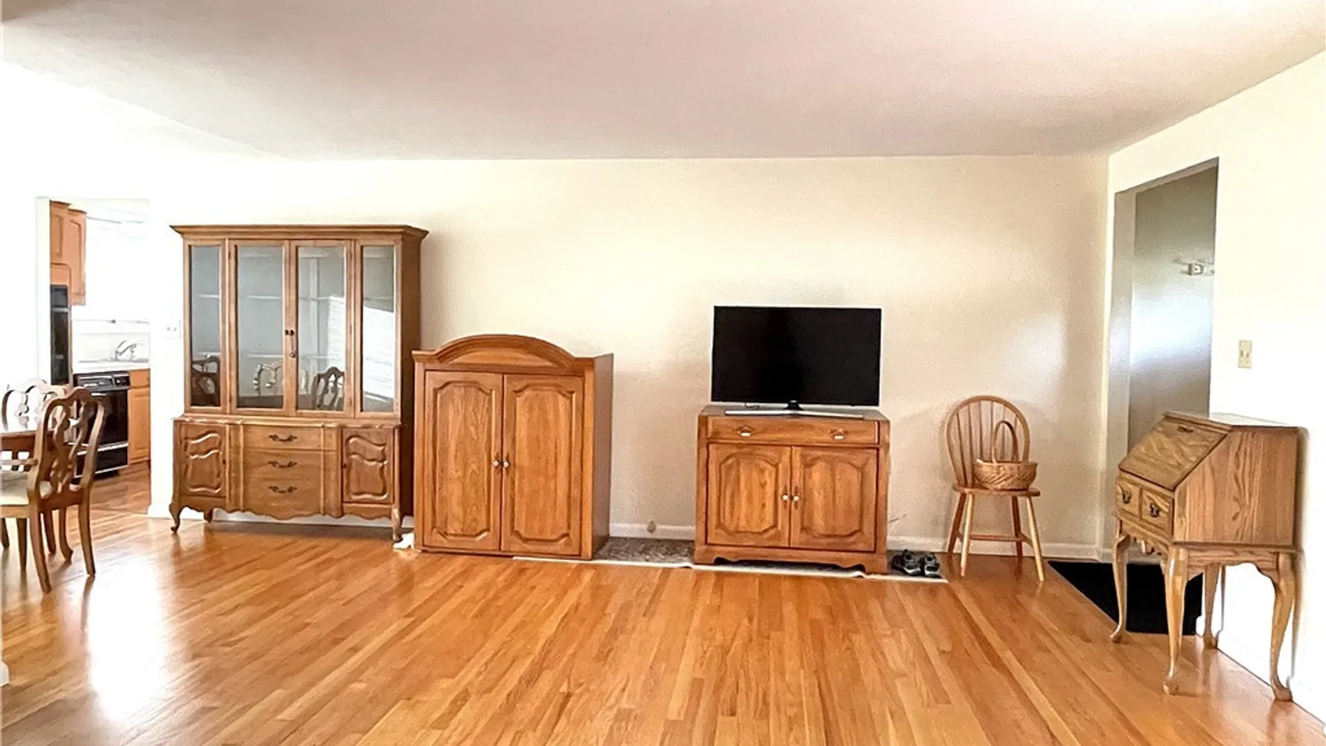 Property at 8135 Brookwood Drive, Cicero, NY 13039 6