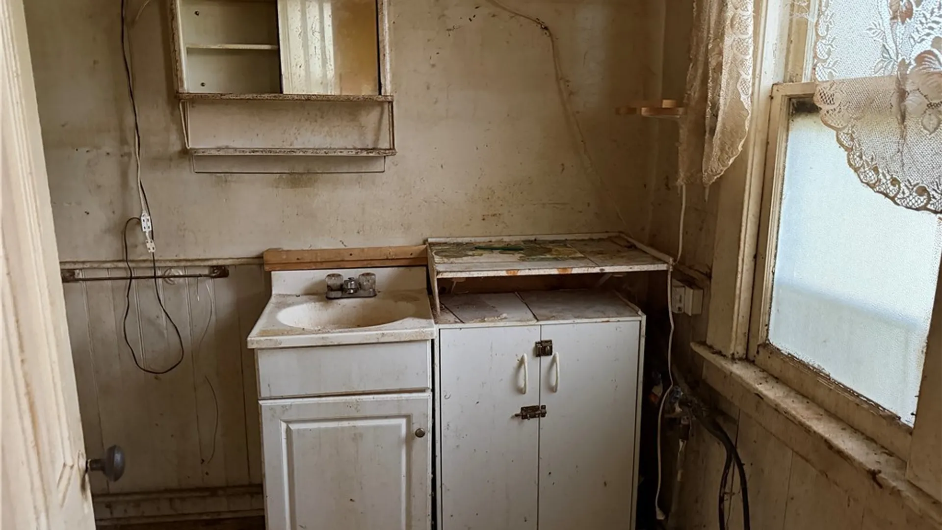 Property at 416 Mccool Avenue, DeWitt, NY 13057 6