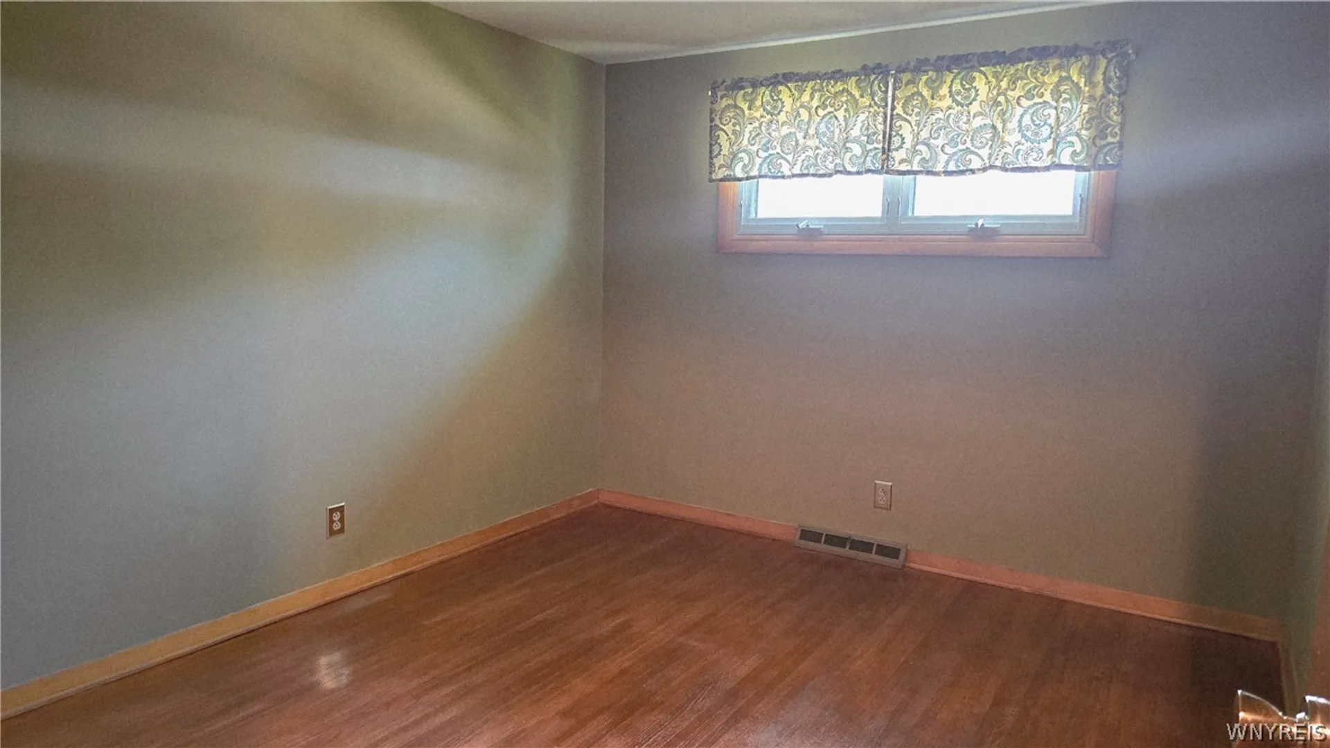 Property at 36 Jamaica Lane, Cheektowaga, NY 14225 12