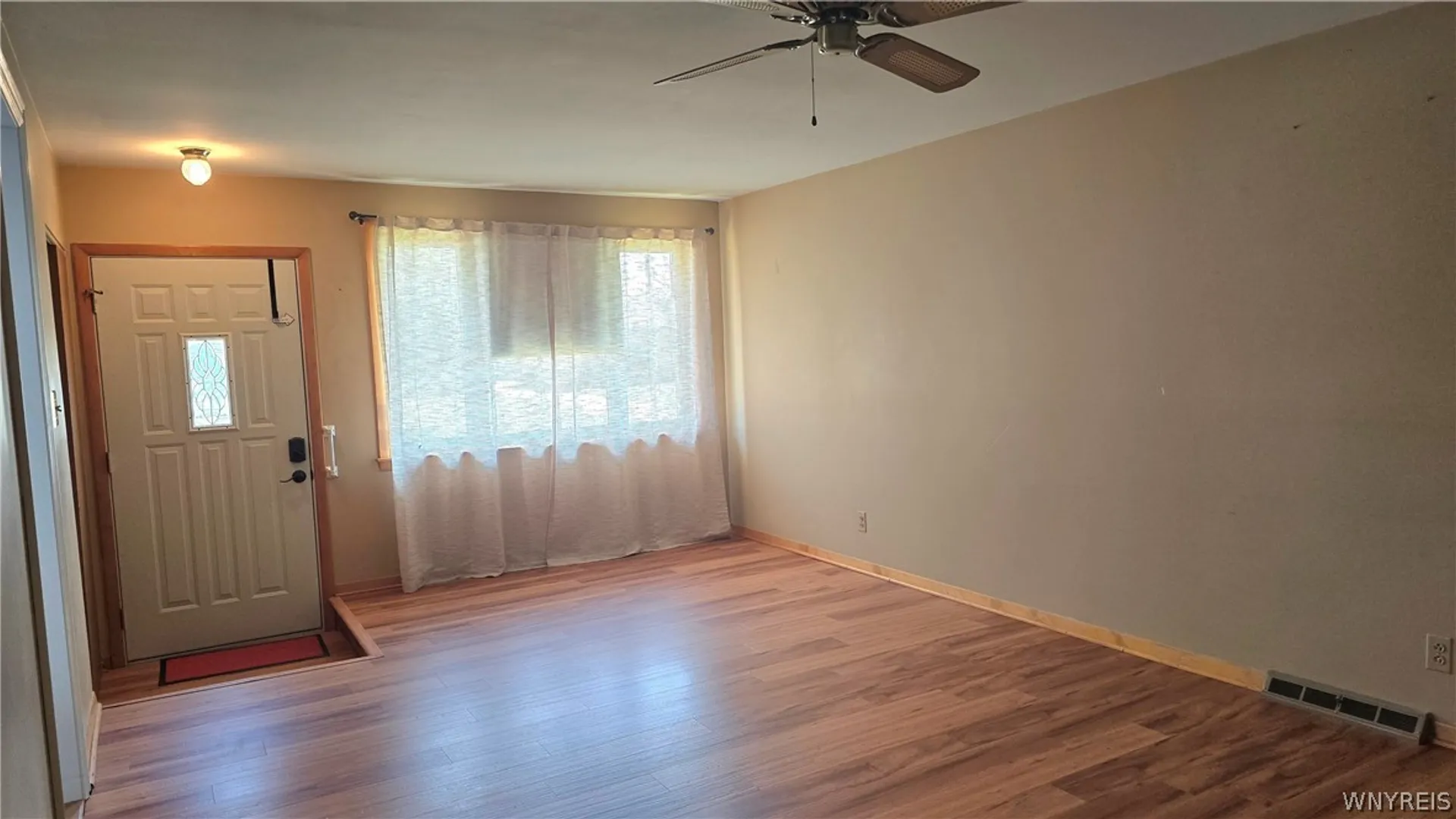 Property at 36 Jamaica Lane, Cheektowaga, NY 14225 4