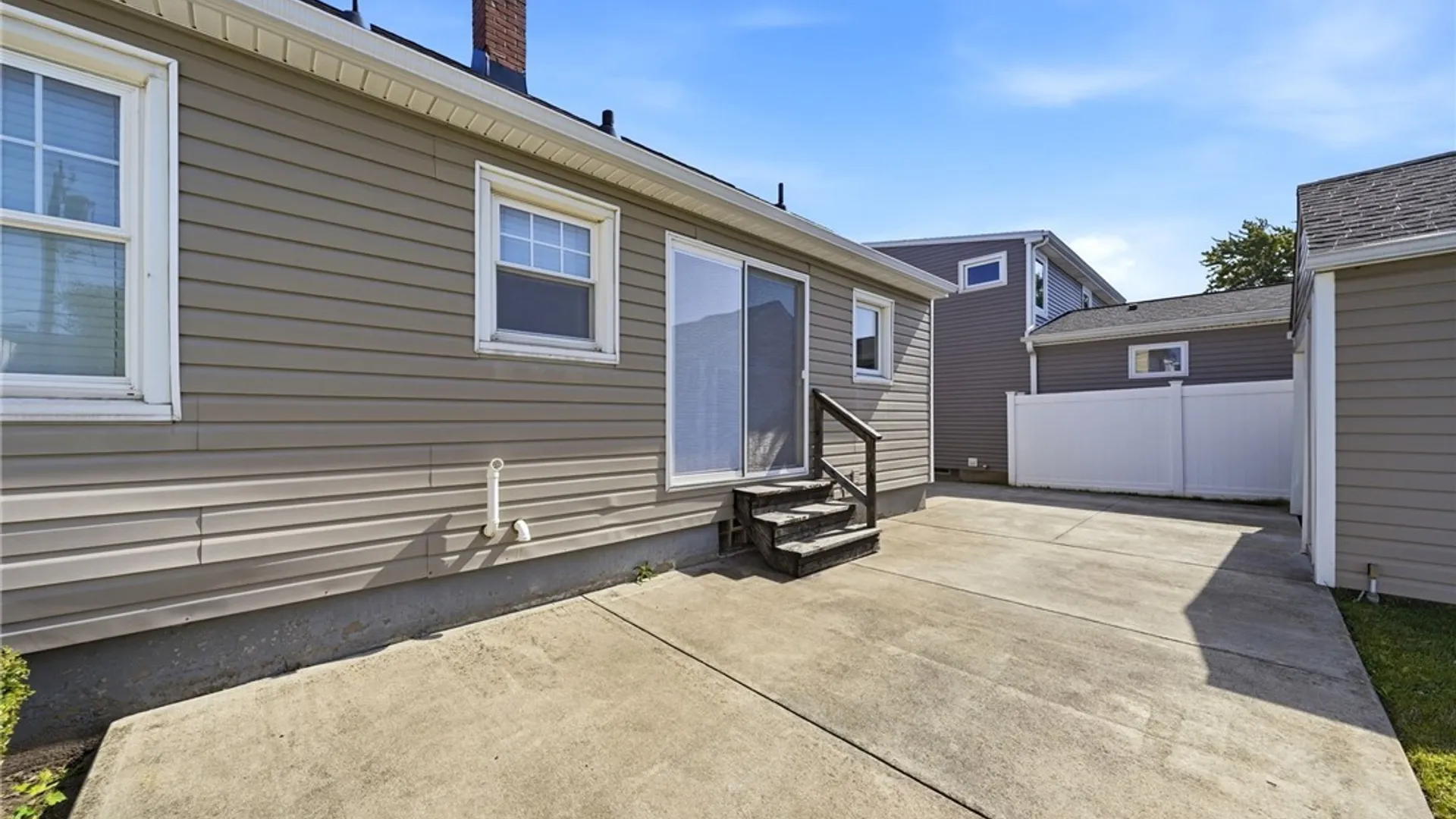 Property at 212 Treadwell Road, Tonawanda, NY 14150 34