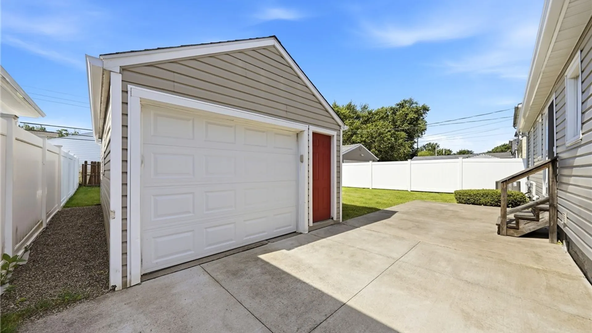 Property at 212 Treadwell Road, Tonawanda, NY 14150 36