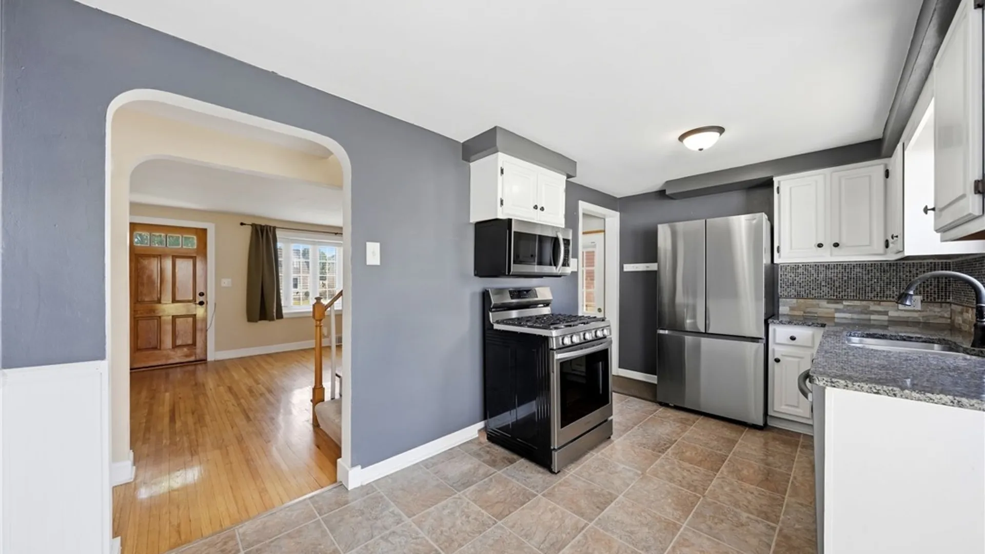 Property at 212 Treadwell Road, Tonawanda, NY 14150 7