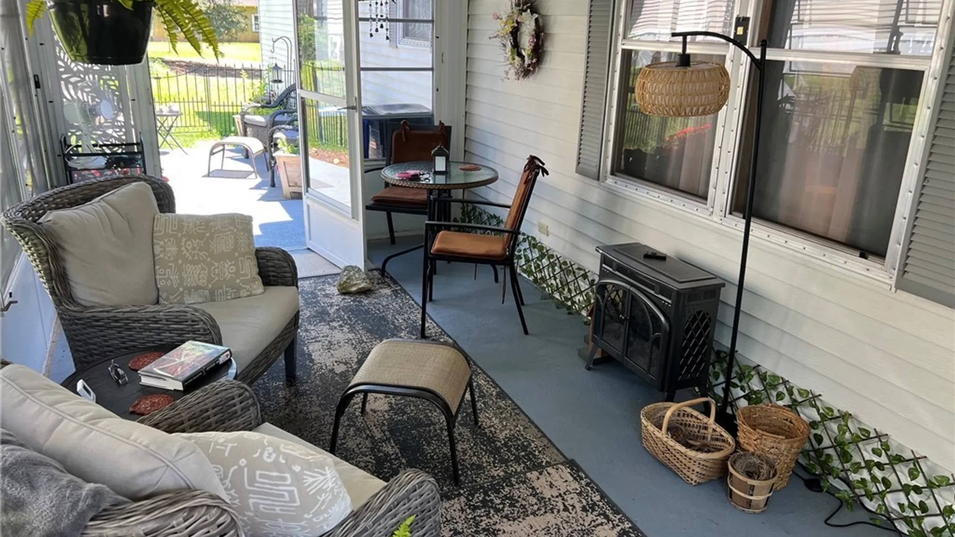 Property at 4 SINGLETON DR, New Hartford, NY 13413 5