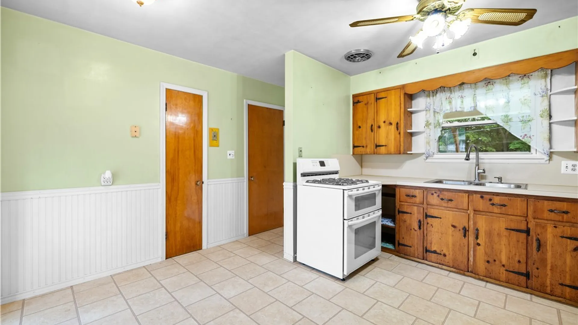 Property at 6 Roman Road, New Hartford, NY 13413 9