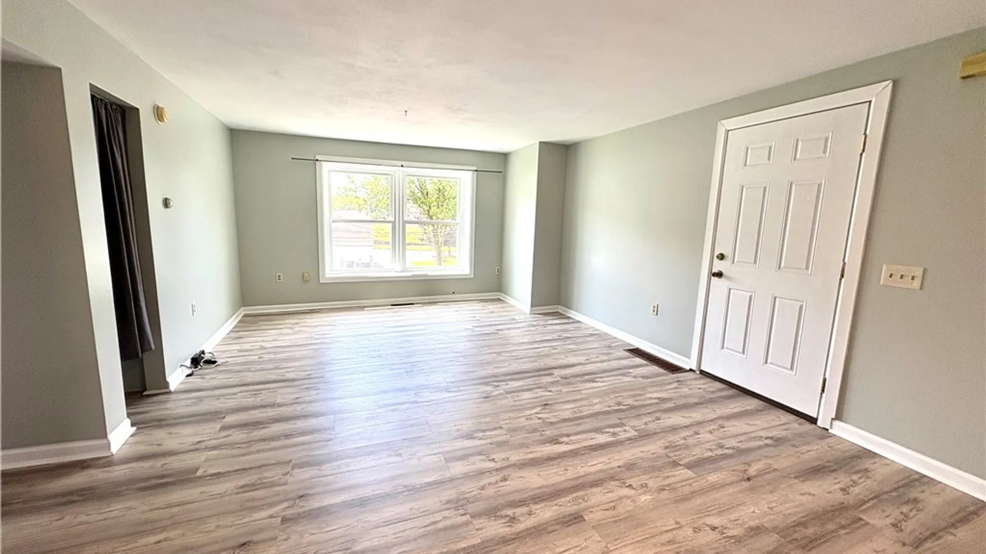 Property at 17 Cottage Street, Auburn, NY 13021 4