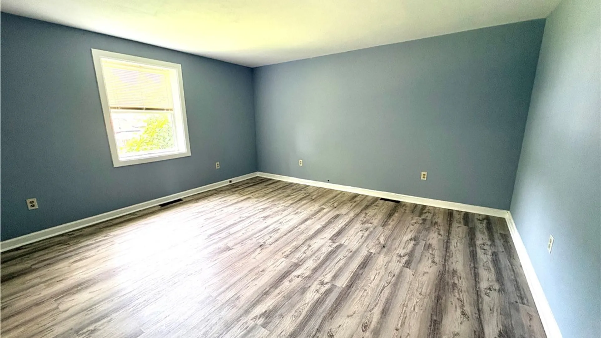 Property at 17 Cottage Street, Auburn, NY 13021 5