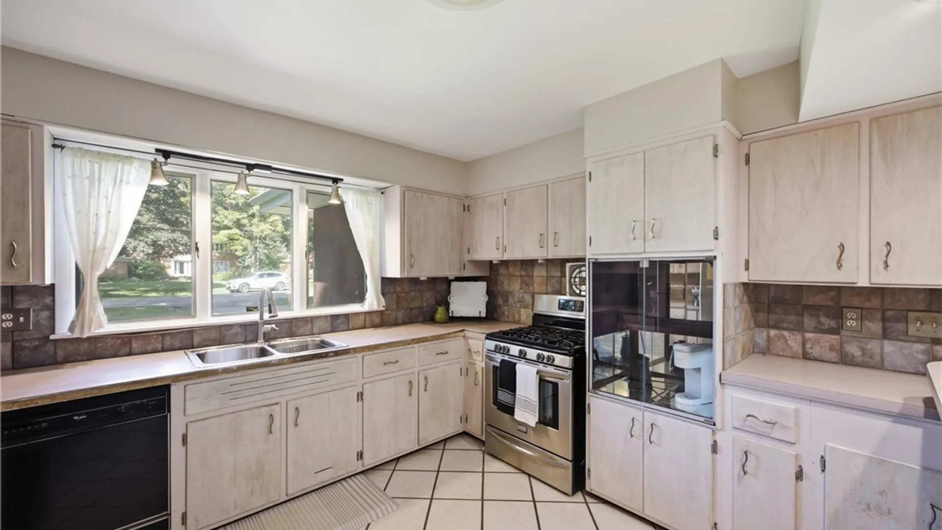 Property at 5039 Bronson Drive, Lewiston, NY 14092 9