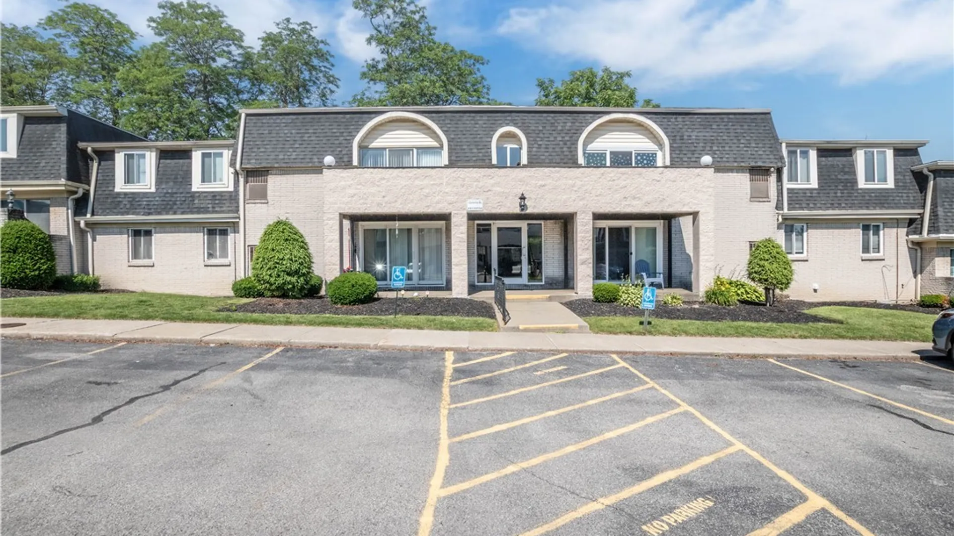 Property at 5 Cambridge, Amherst, NY 14221 2