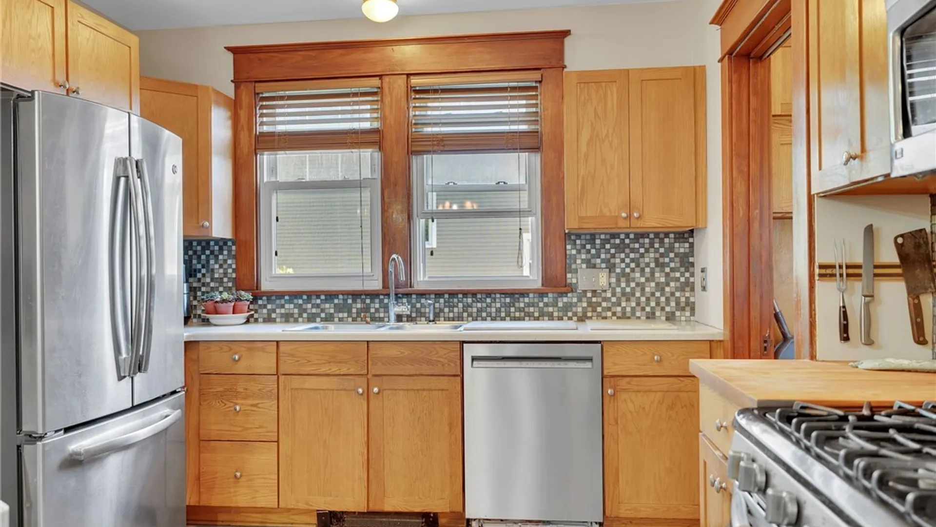 Property at 66 Holland Avenue, Lancaster, NY 14086 15