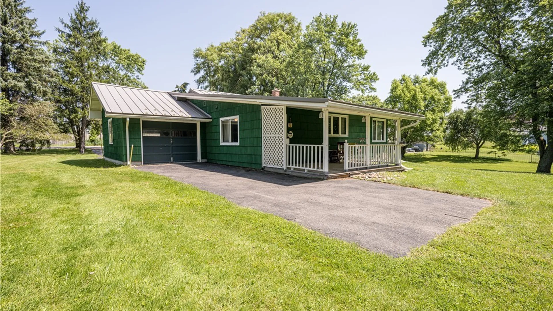 Property at 181 Cayuga Creek Road, Cheektowaga, NY 14227 34
