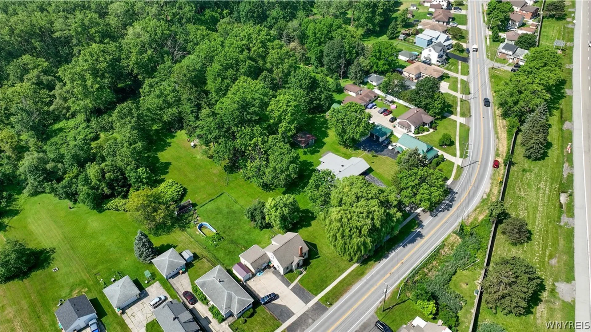 Property at 181 Cayuga Creek Road, Cheektowaga, NY 14227 44