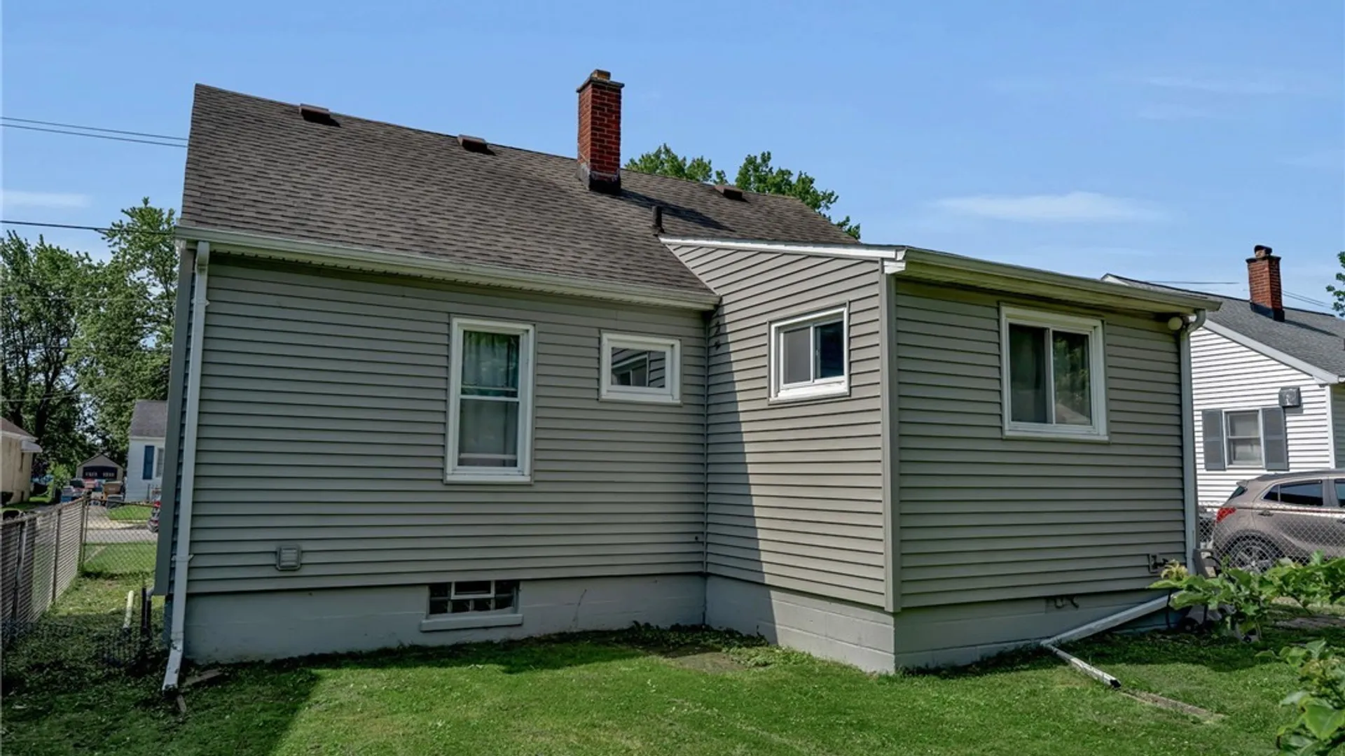 Property at 34 Clover Place, Cheektowaga, NY 14225 15