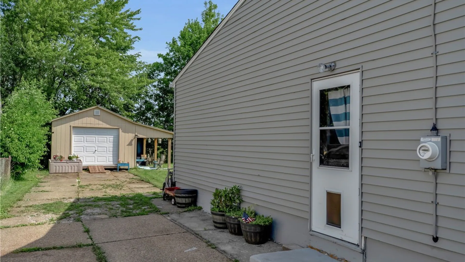 Property at 34 Clover Place, Cheektowaga, NY 14225 16