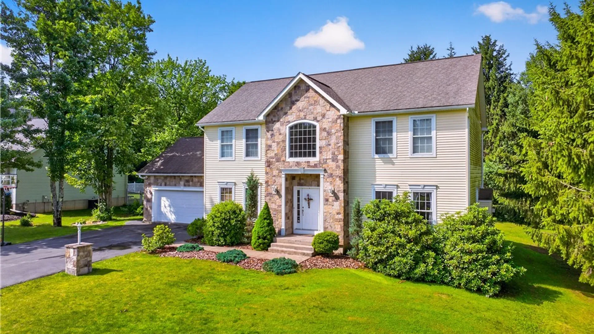 Property at 11 Eagle Ridge Drive, New Hartford, NY 13413 36