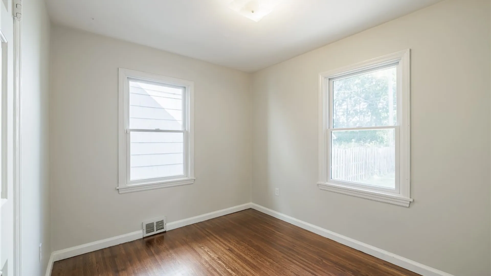 Property at 910 Whitlock Road, Irondequoit, NY 14609 15