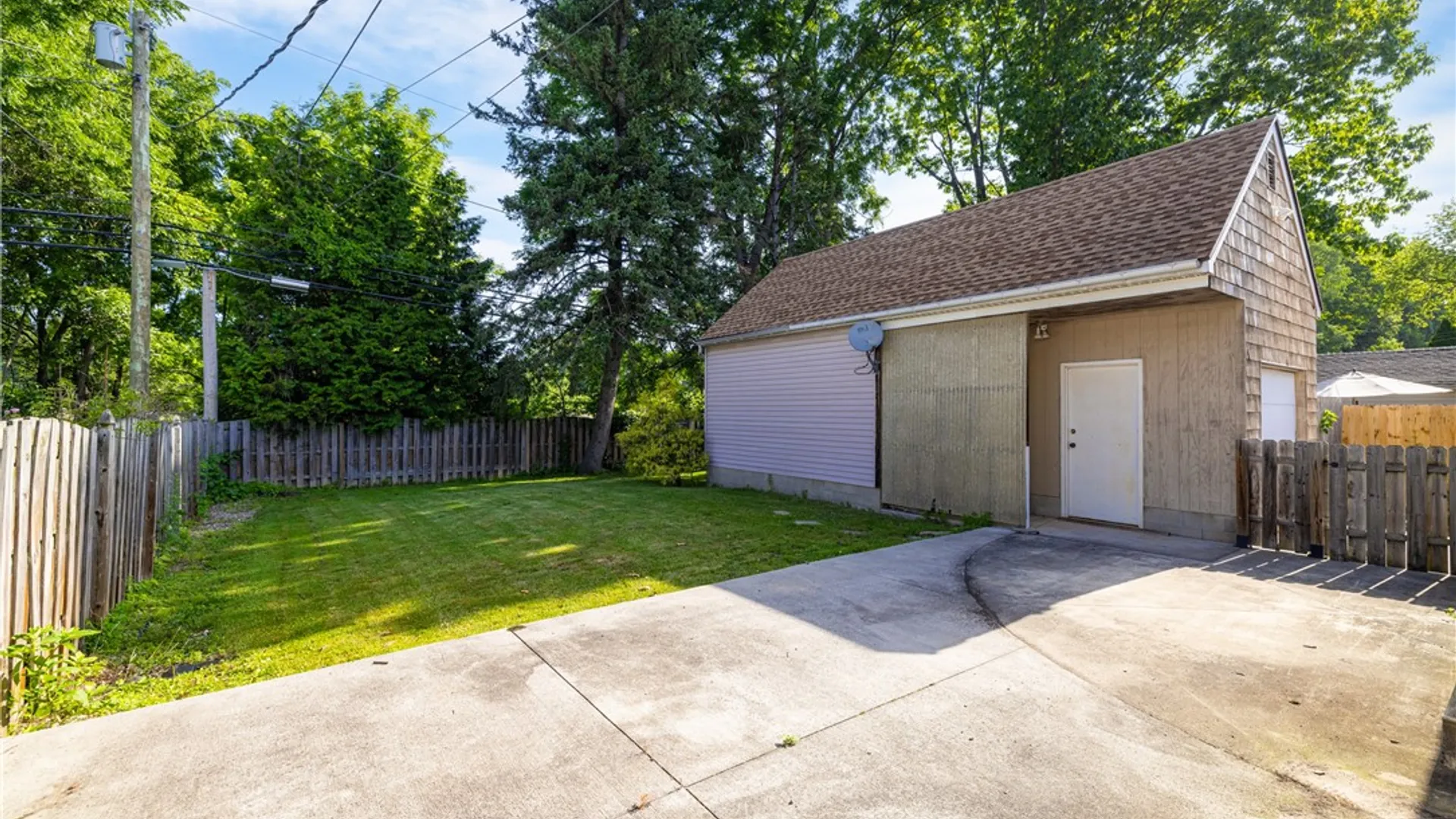 Property at 910 Whitlock Road, Irondequoit, NY 14609 20
