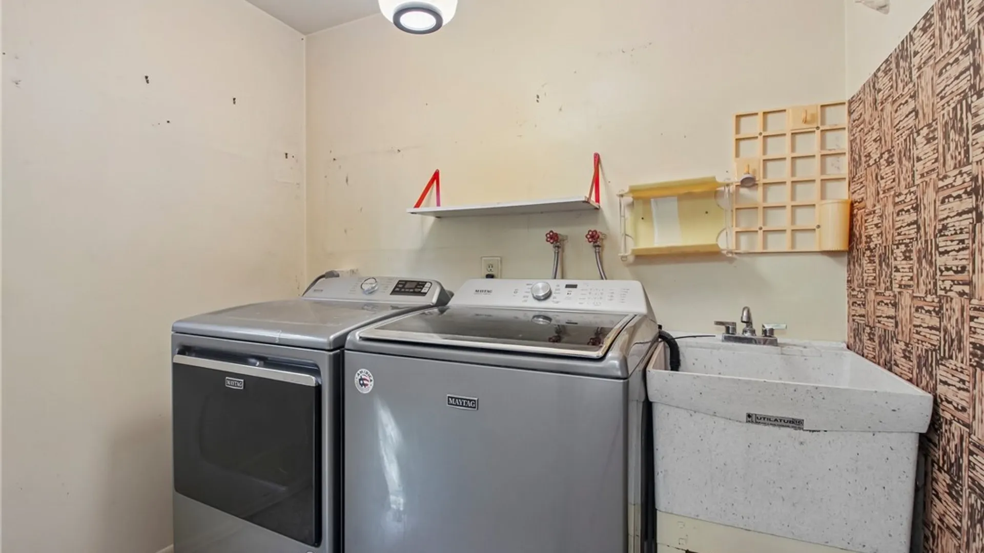 Property at 216 Somerworth Drive, Greece, NY 14626 11