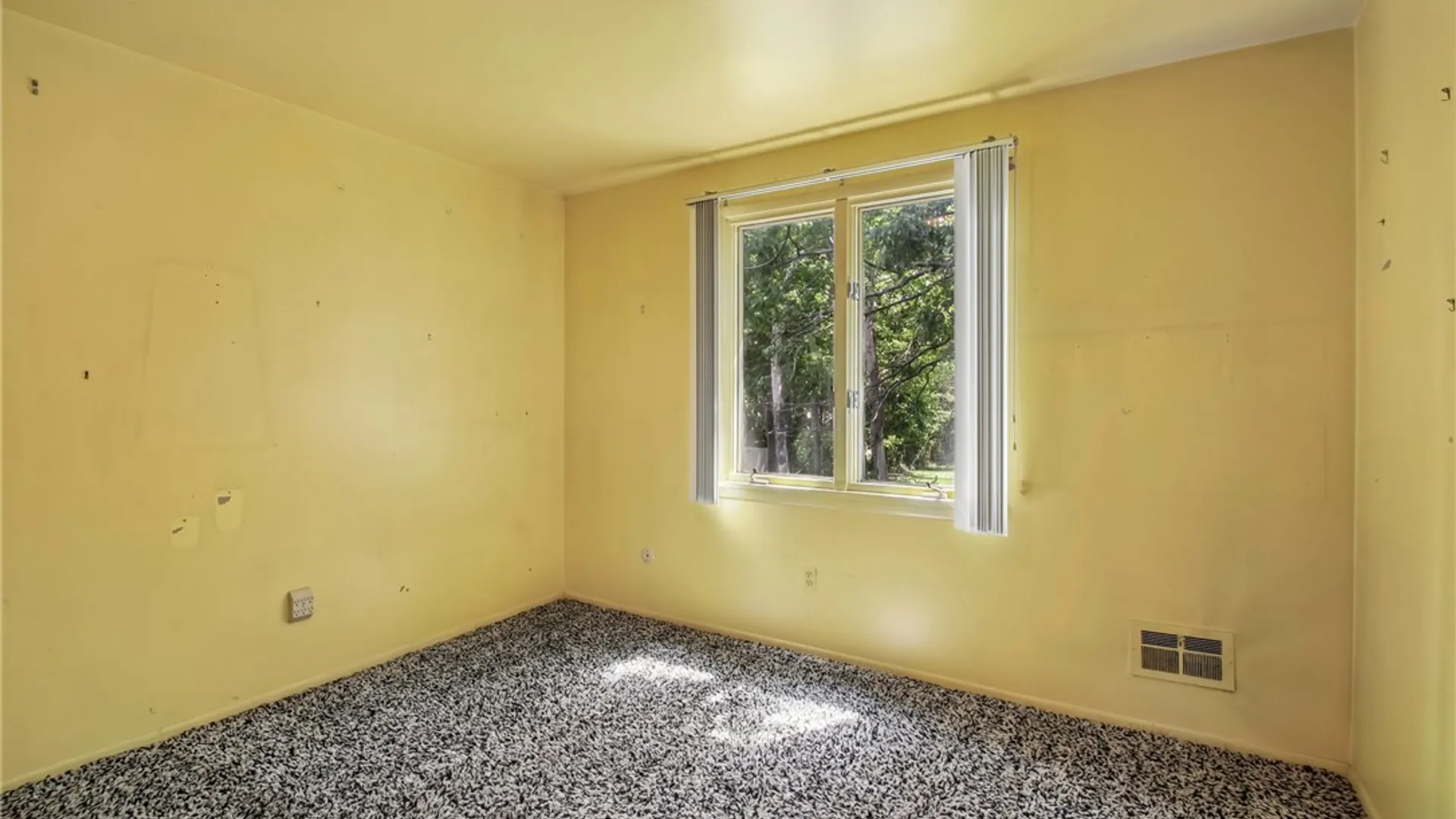Property at 216 Somerworth Drive, Greece, NY 14626 23