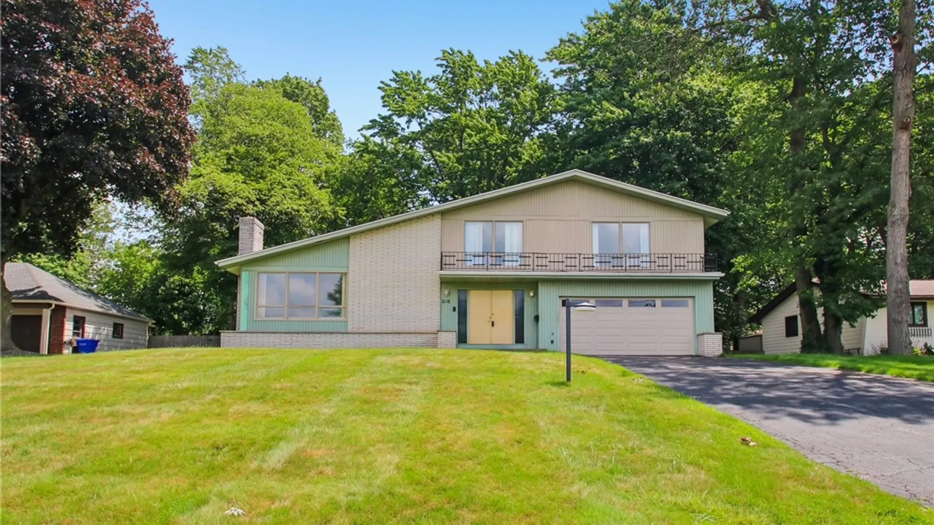 Property at 216 Somerworth Drive, Greece, NY 14626 4
