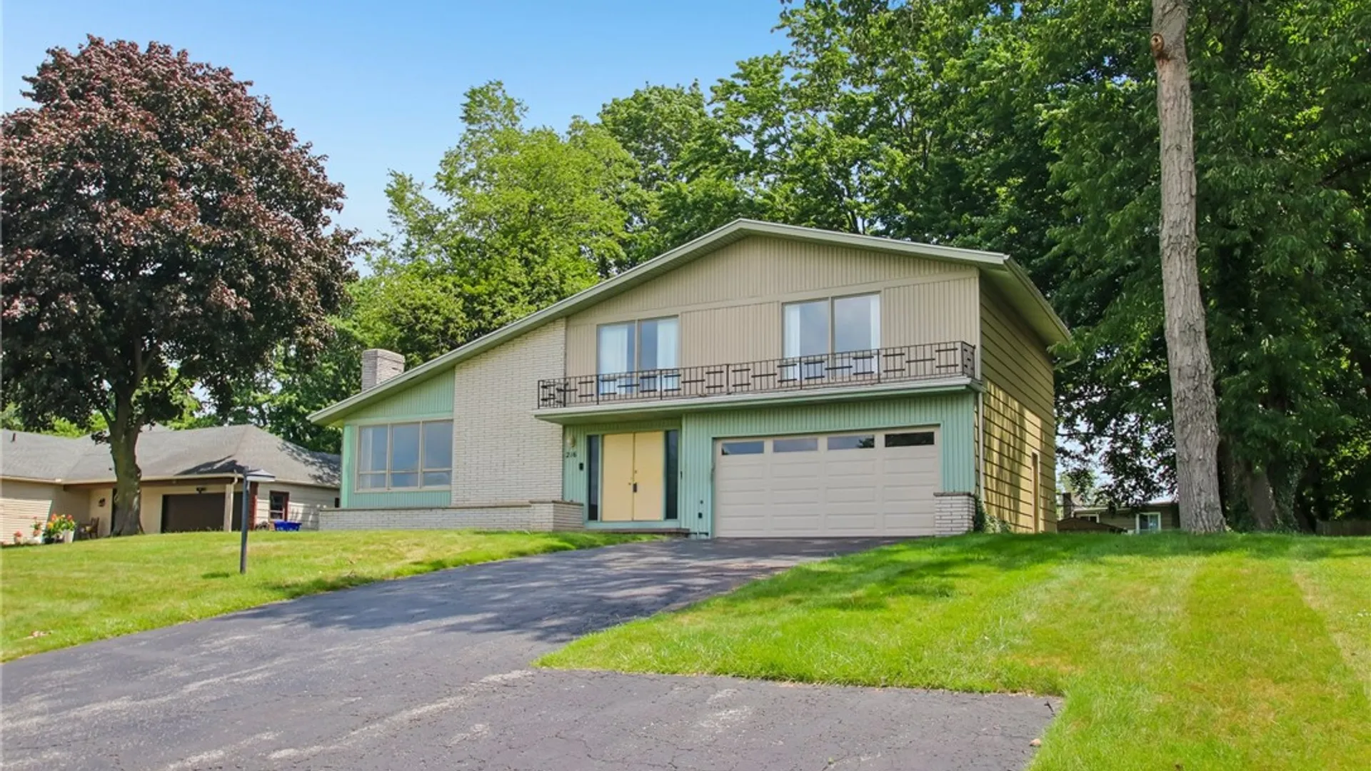 Property at 216 Somerworth Drive, Greece, NY 14626 5
