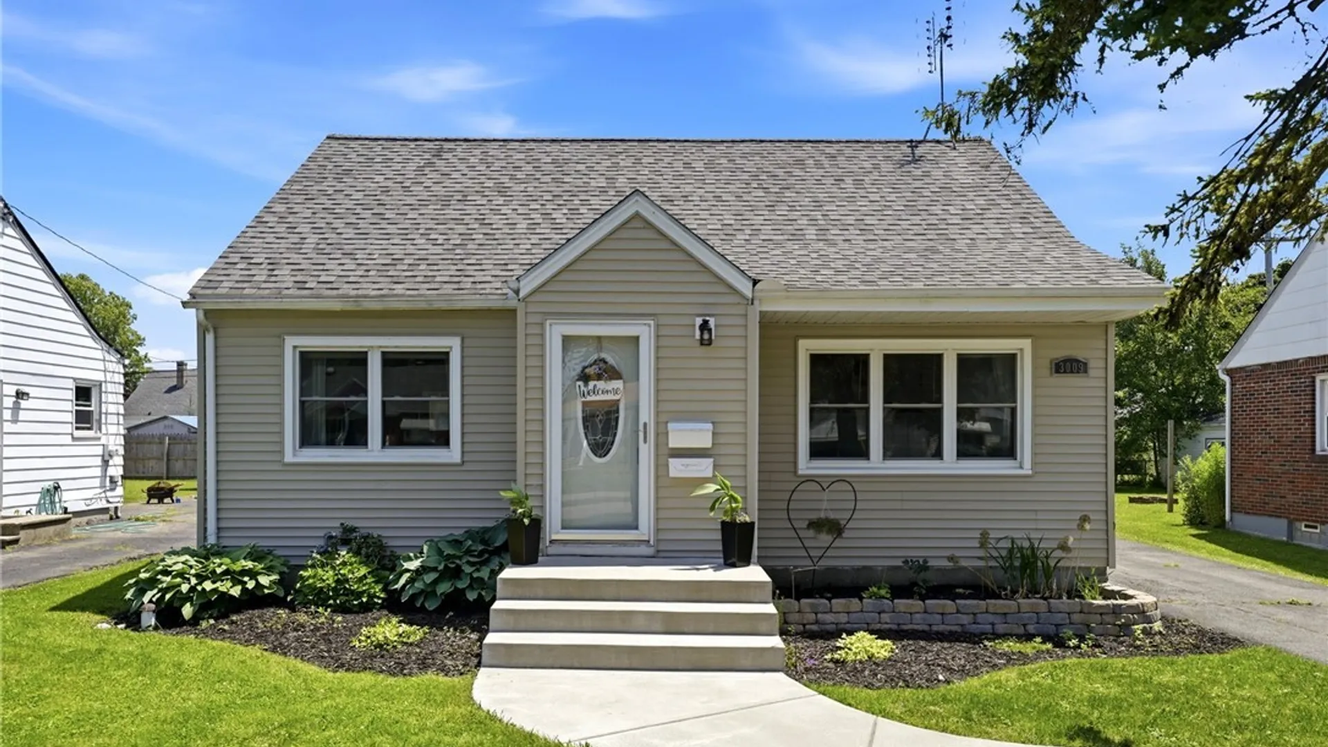 Property at 3009 Kirschner Parkway, Hamburg, NY 14075 2