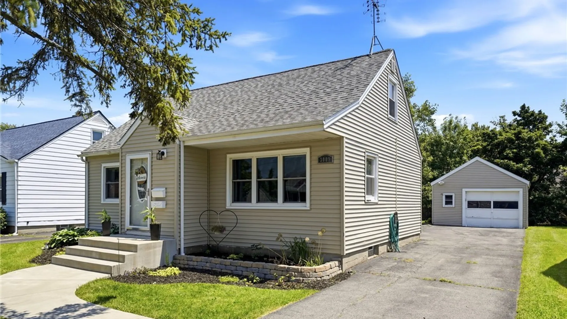 Property at 3009 Kirschner Parkway, Hamburg, NY 14075 3