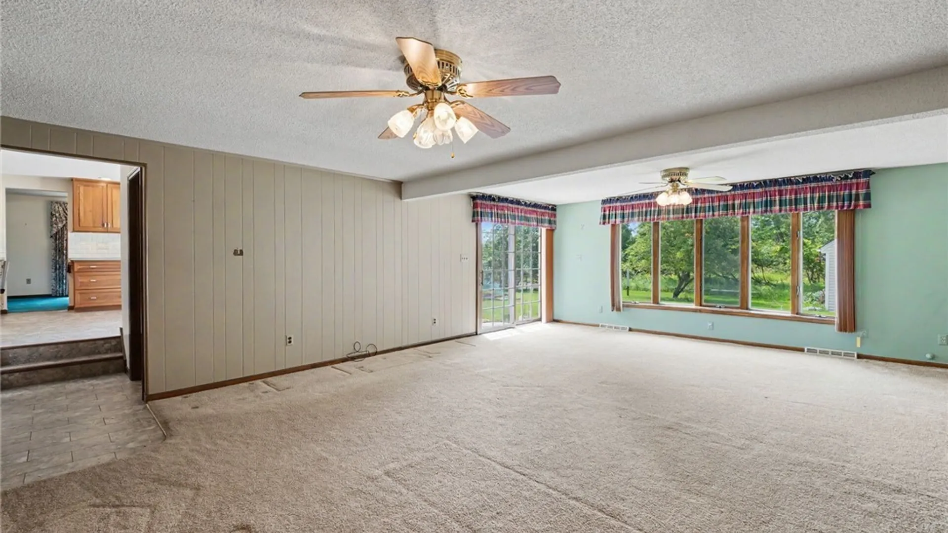Property at 455 Meadow Drive, West Seneca, NY 14224 16