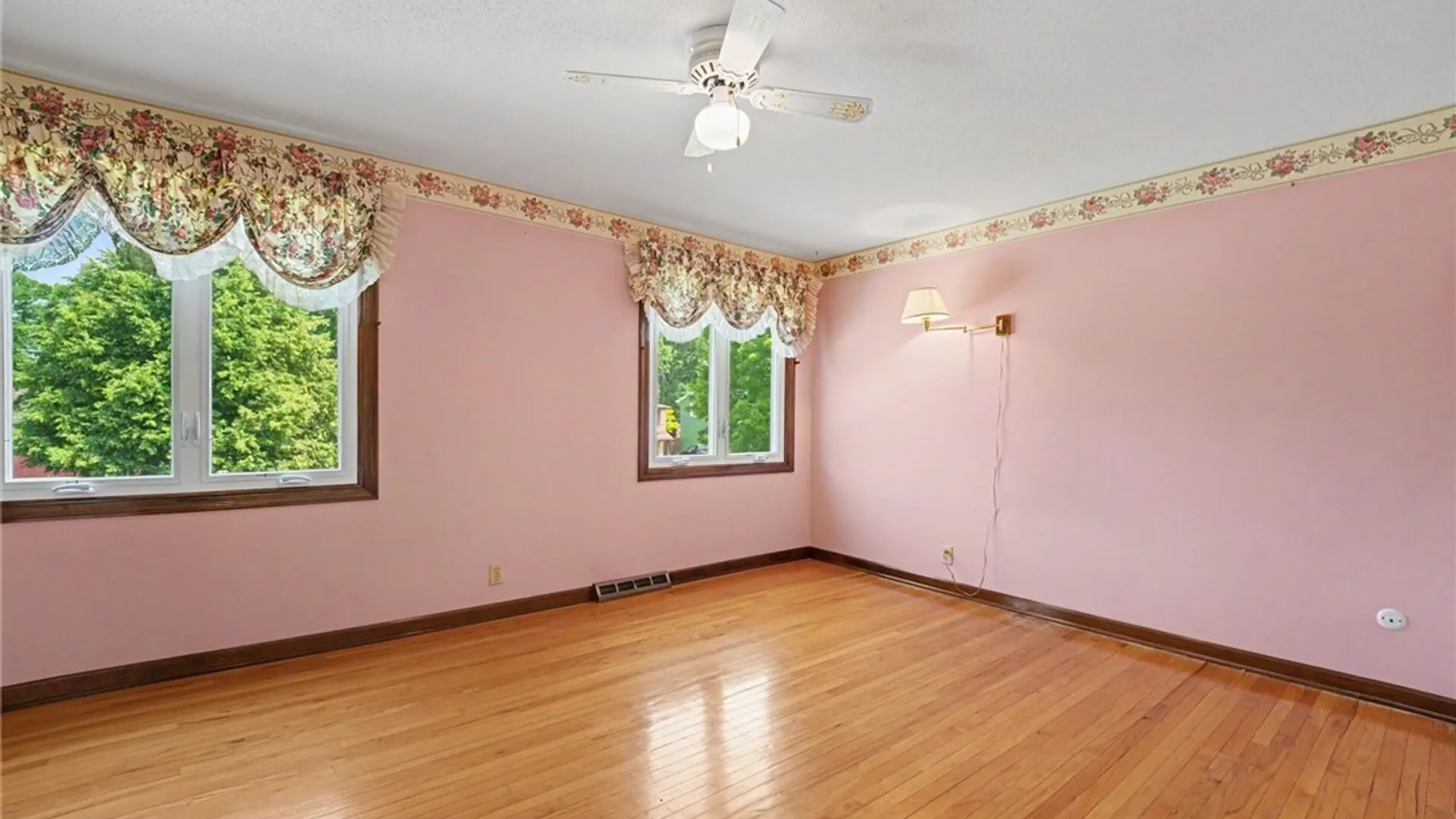 Property at 455 Meadow Drive, West Seneca, NY 14224 21