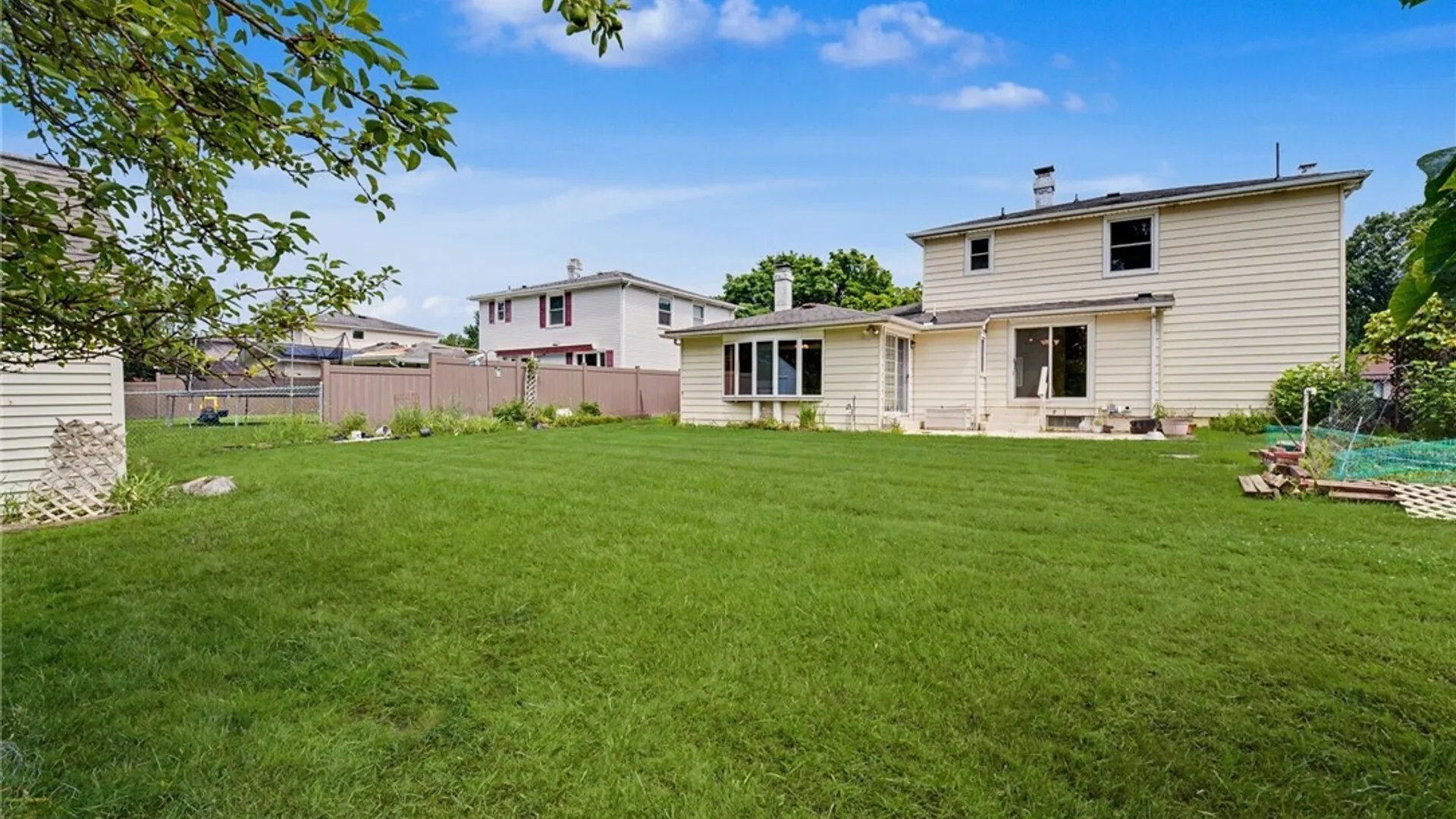 Property at 455 Meadow Drive, West Seneca, NY 14224 6