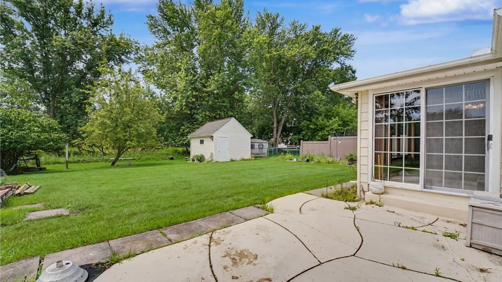 Property at 455 Meadow Drive, West Seneca, NY 14224 7