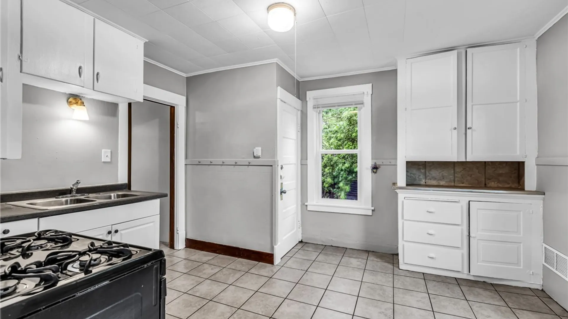 Property at 7 Custer Street, Buffalo, NY 14214 11