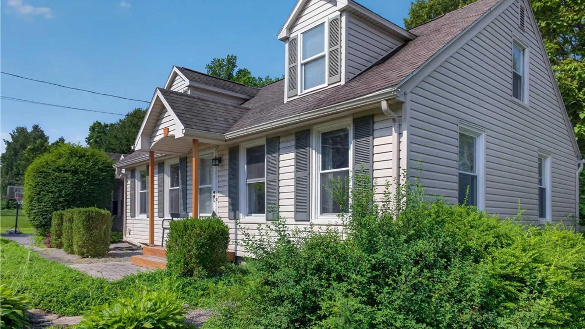 Property at 700 Maple Drive, DeWitt, NY 13066 3