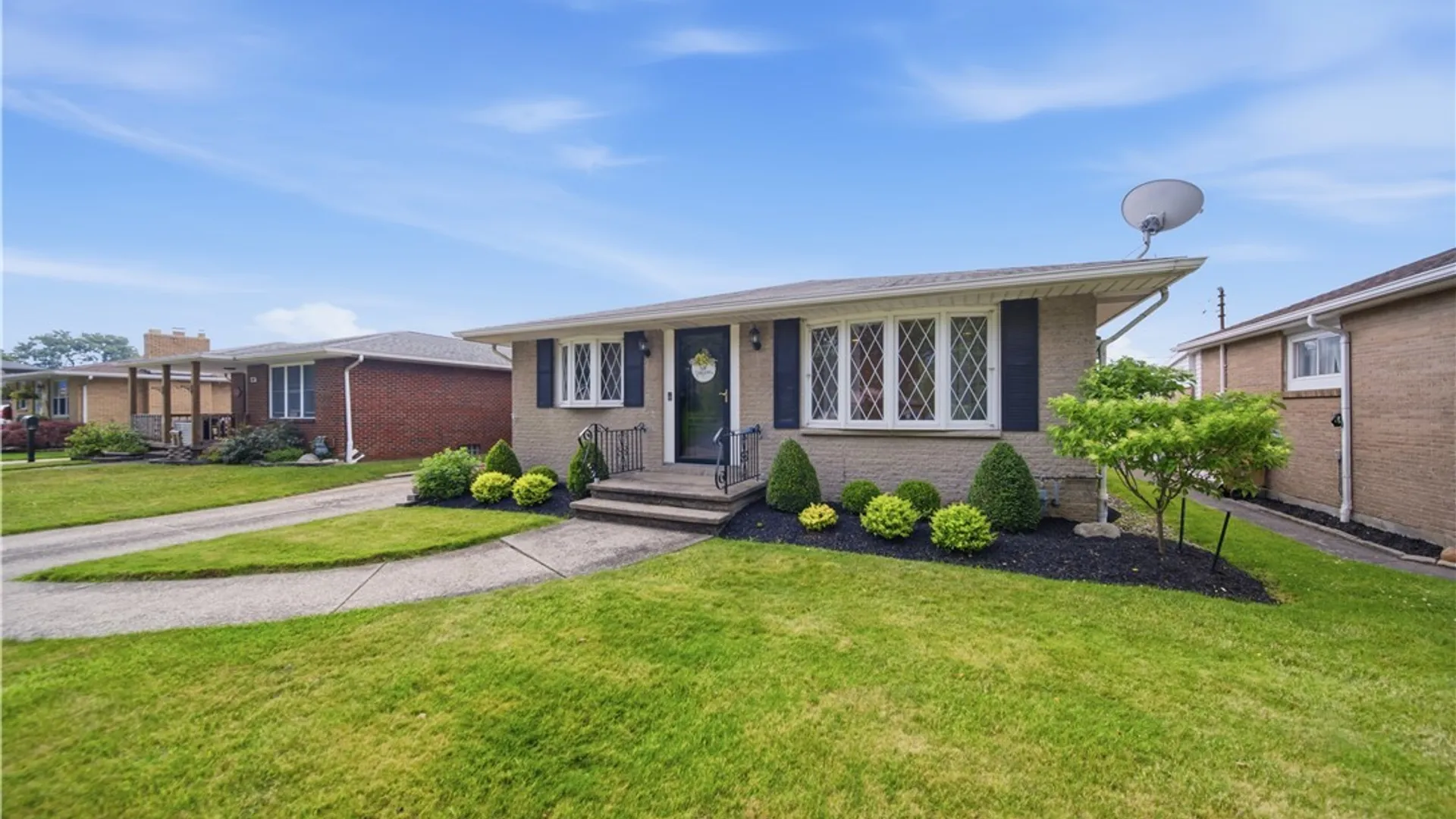 Property at 12 Sandy Lane, Cheektowaga, NY 14227 3